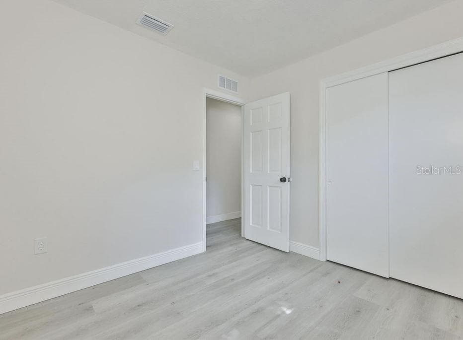 Single Family Residence at 614 HUNTINGTON ST, BRANDON, photo 27 of 42