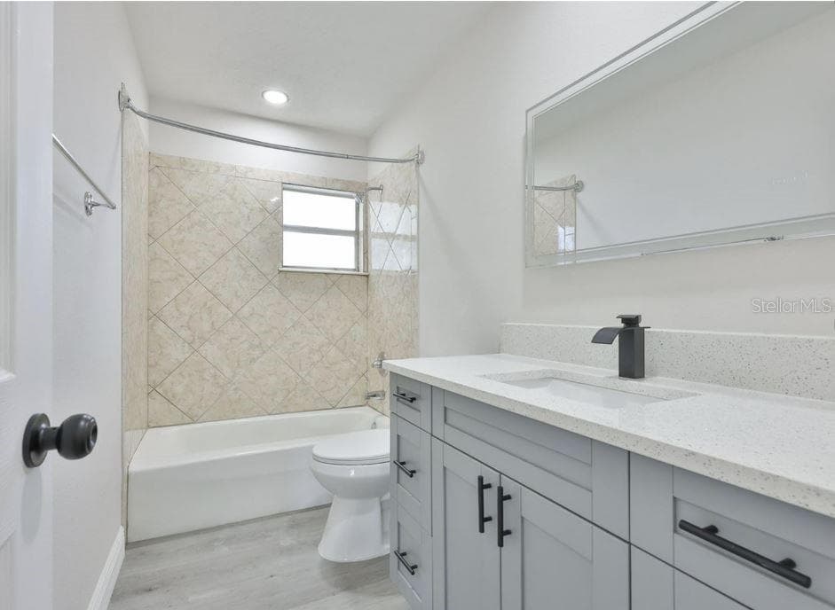Single Family Residence at 614 HUNTINGTON ST, BRANDON, photo 28 of 42