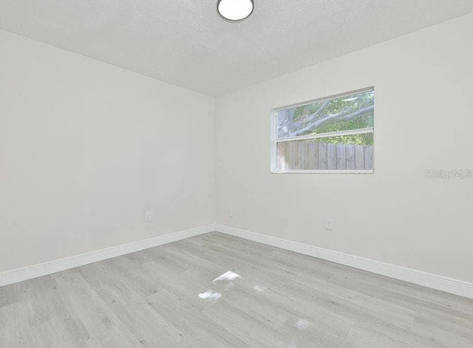 Single Family Residence at 614 HUNTINGTON ST, BRANDON, photo 29 of 42