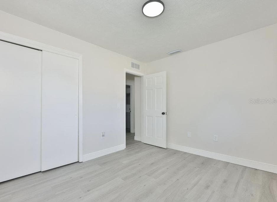 Single Family Residence at 614 HUNTINGTON ST, BRANDON, photo 34 of 42