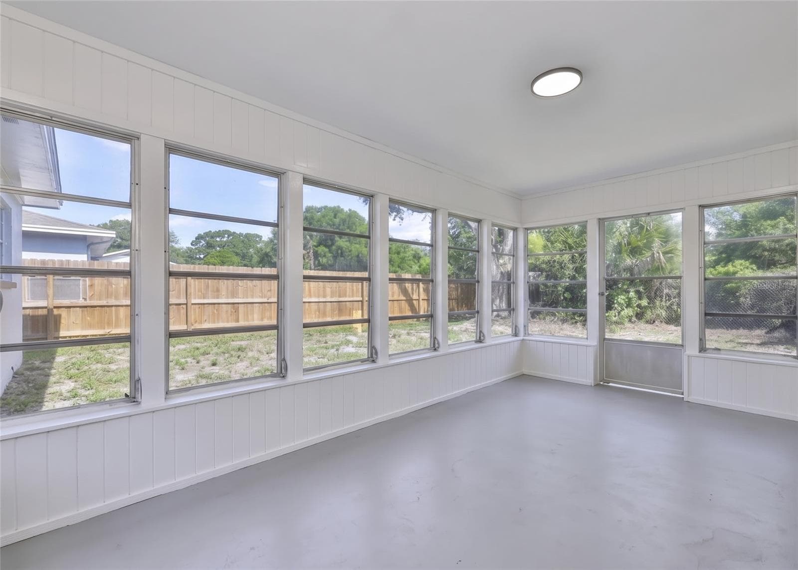 Single Family Residence at 614 HUNTINGTON ST, BRANDON, photo 35 of 42