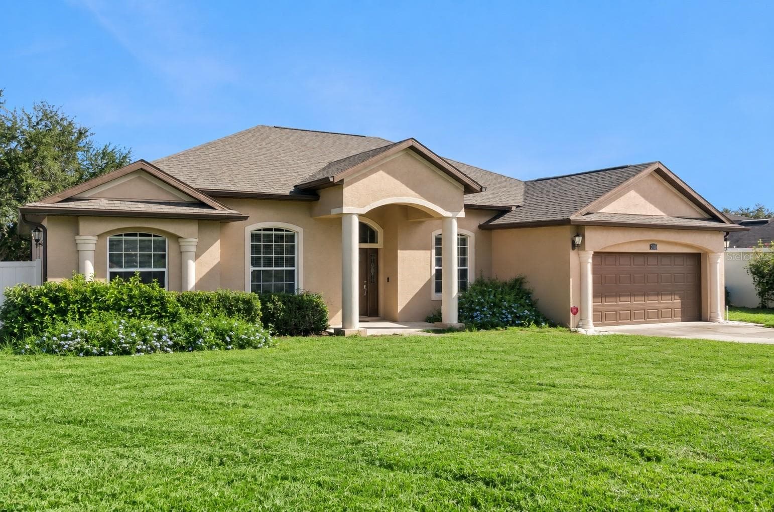 Single Family Residence at 2600 HOLLOW LN, LEESBURG, photo 2 of 33