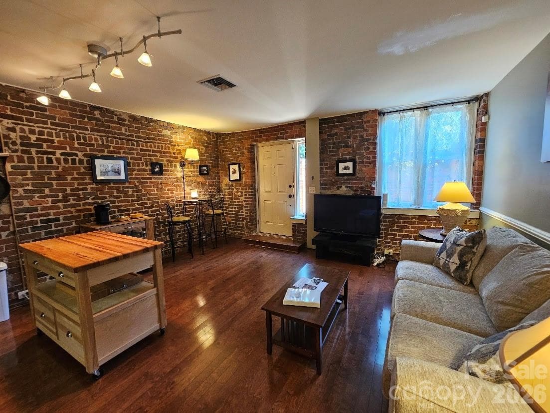 Single Family Residence at 229 N Poplar Street, Charlotte, photo 5 of 14
