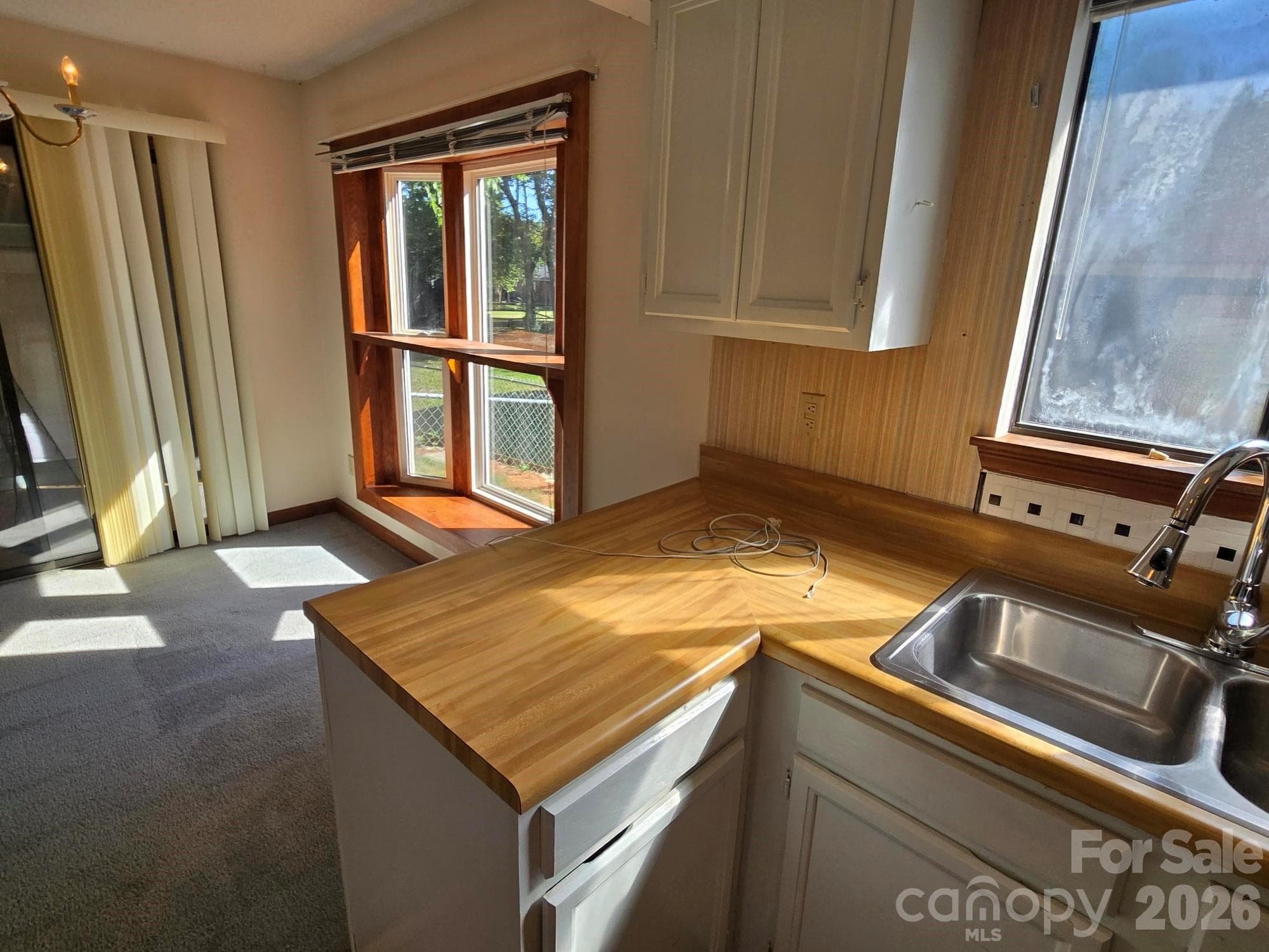 Kitchen and Breakfast Nook. - 6214 Elkington Lane, Mint Hill