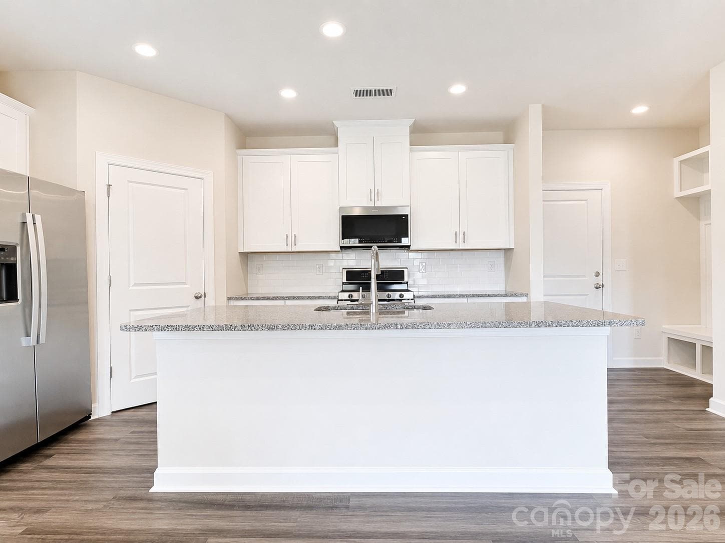 Extended Granite Island - 518 Nixon Road, Belmont