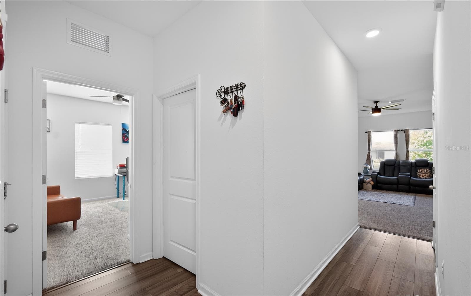 Entry Hallway - 35568 SHADE FERN LN, ZEPHYRHILLS