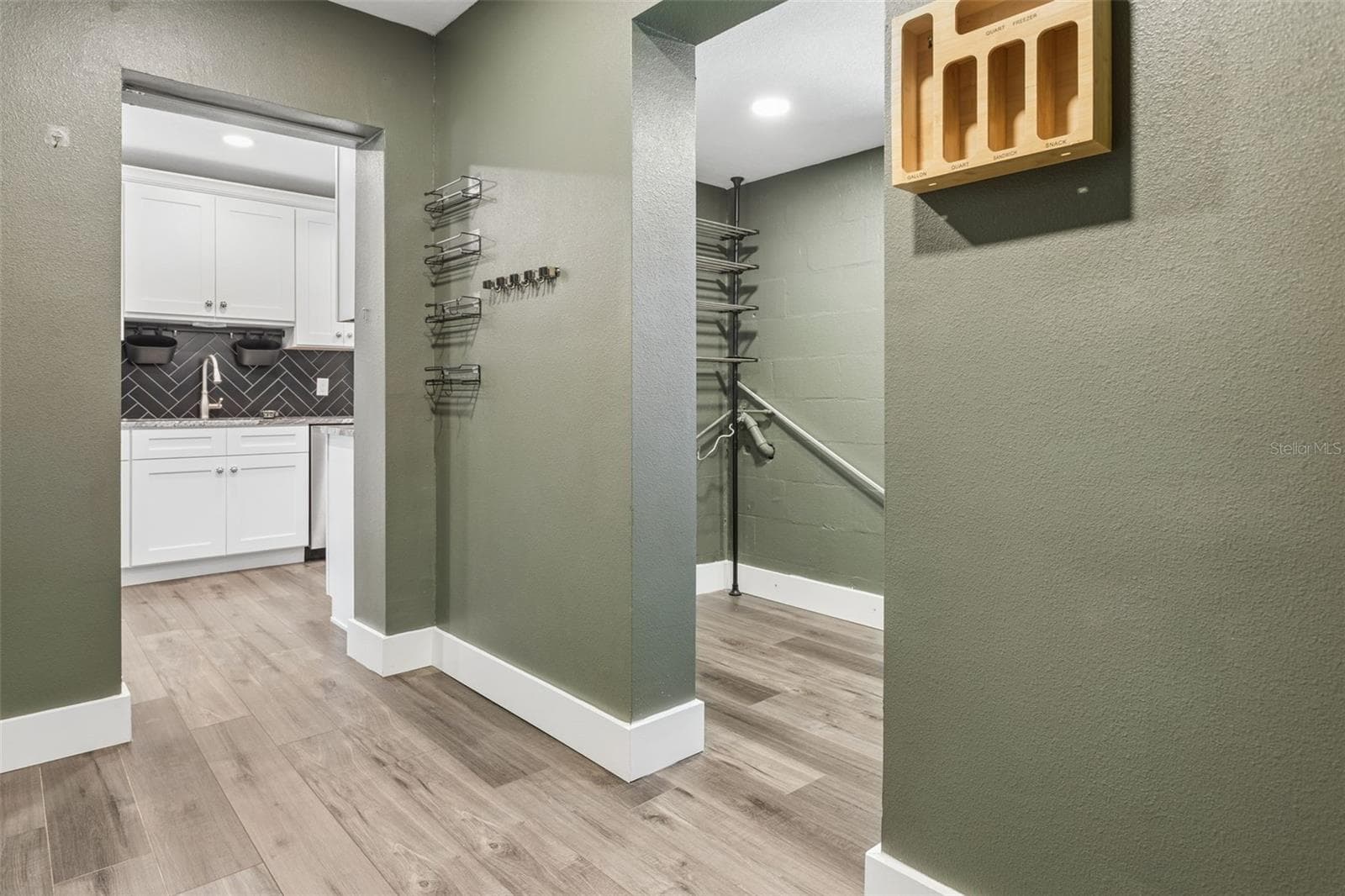 Pantry/Storage - 10420 N HAMNER AVE, TAMPA