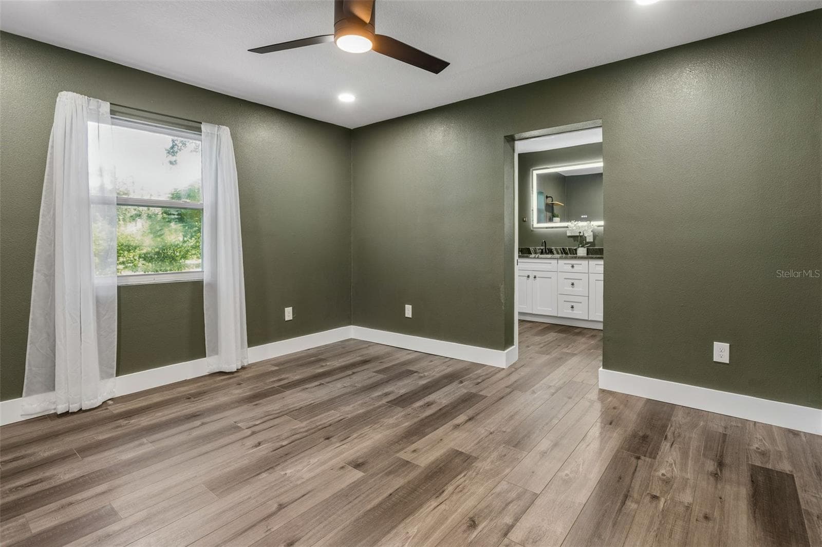 Single Family Residence at 10420 N HAMNER AVE, TAMPA, photo 14 of 29