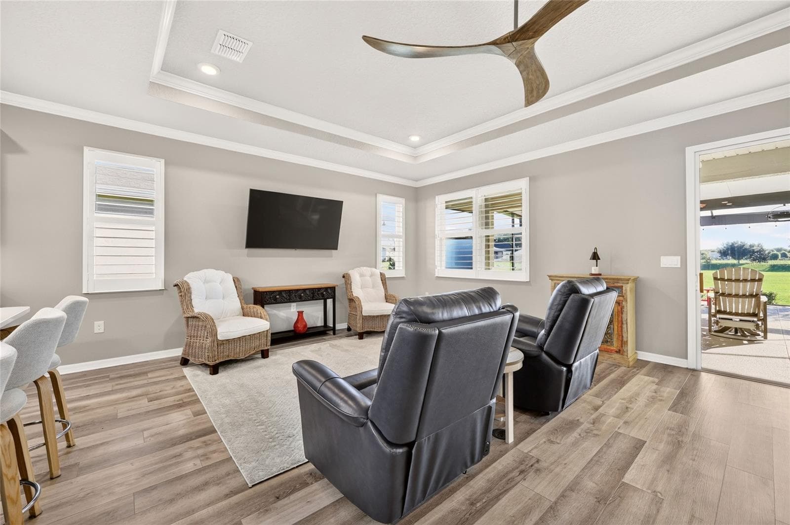 Great room with tray ceiling - 8053 SW 86TH TERRACE RD, OCALA