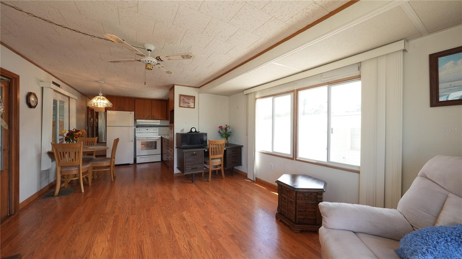 Mobile Home at 210 SOUTHWINDS DR, SARASOTA, photo 7 of 14