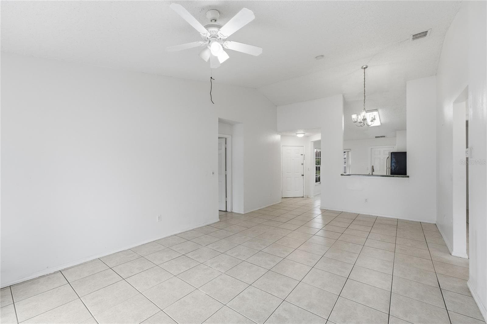 Single Family Residence at 4609 CHEYENNE POINT TRL, KISSIMMEE, photo 15 of 47