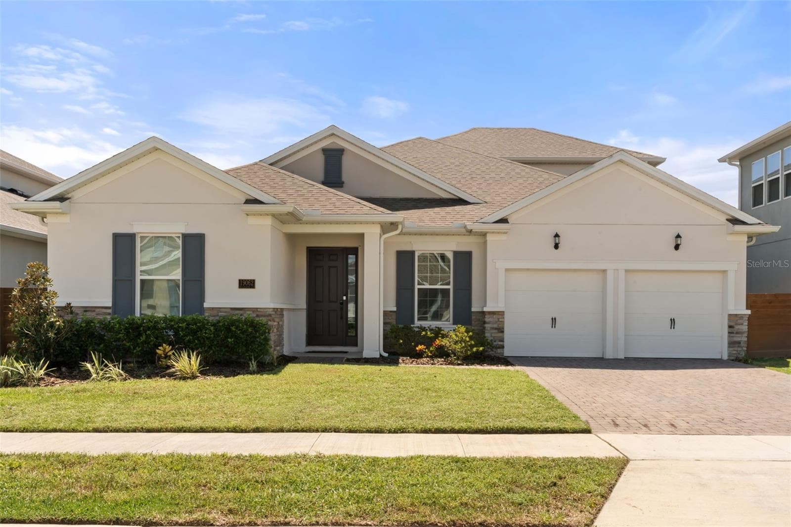 Single Family Residence at 19062 BLUELEAF ST, ORLANDO, photo 2 of 78