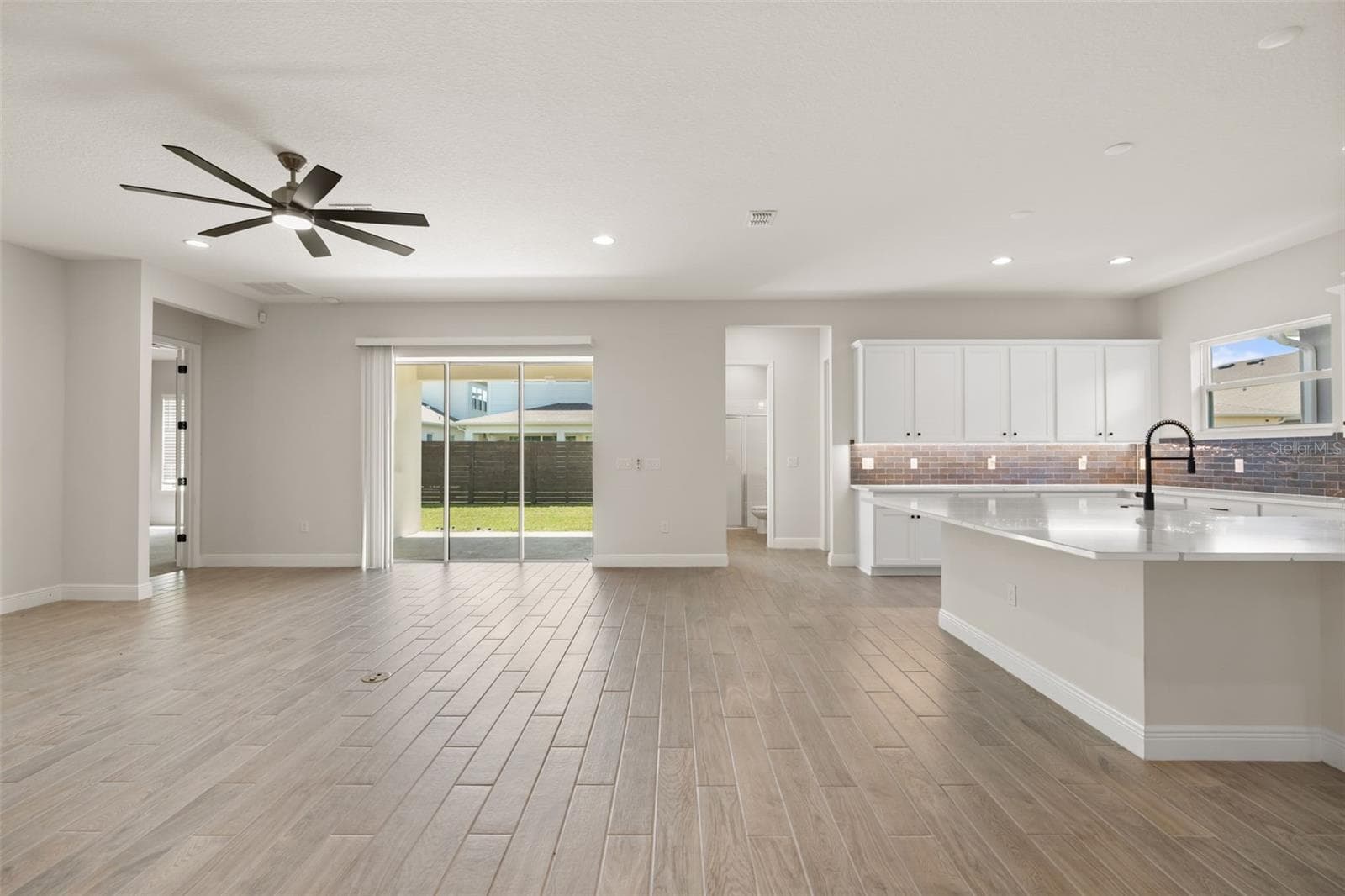 Single Family Residence at 19062 BLUELEAF ST, ORLANDO, photo 77 of 78