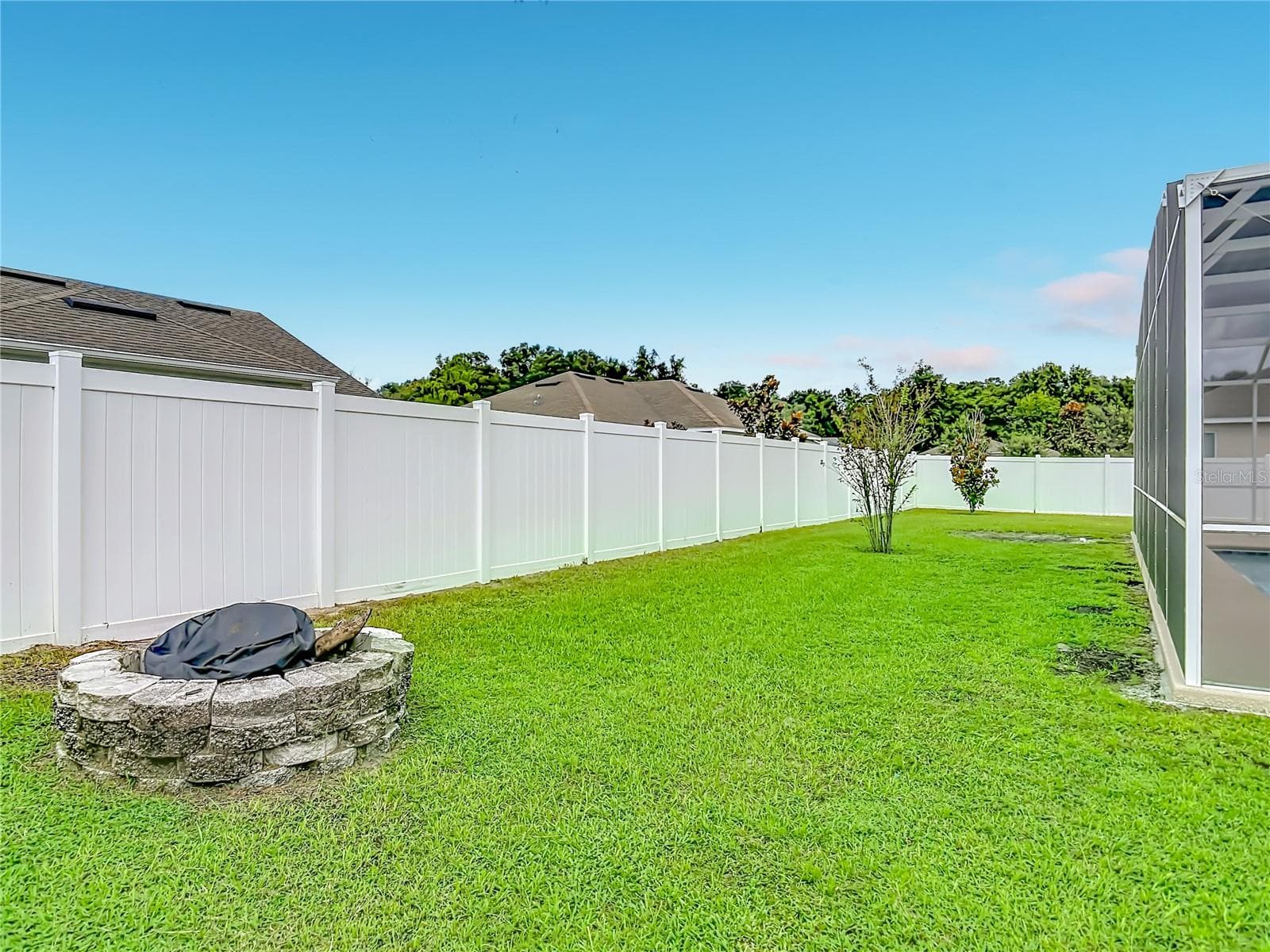Fire pit - 1611 LADY FERN TRL, DELAND