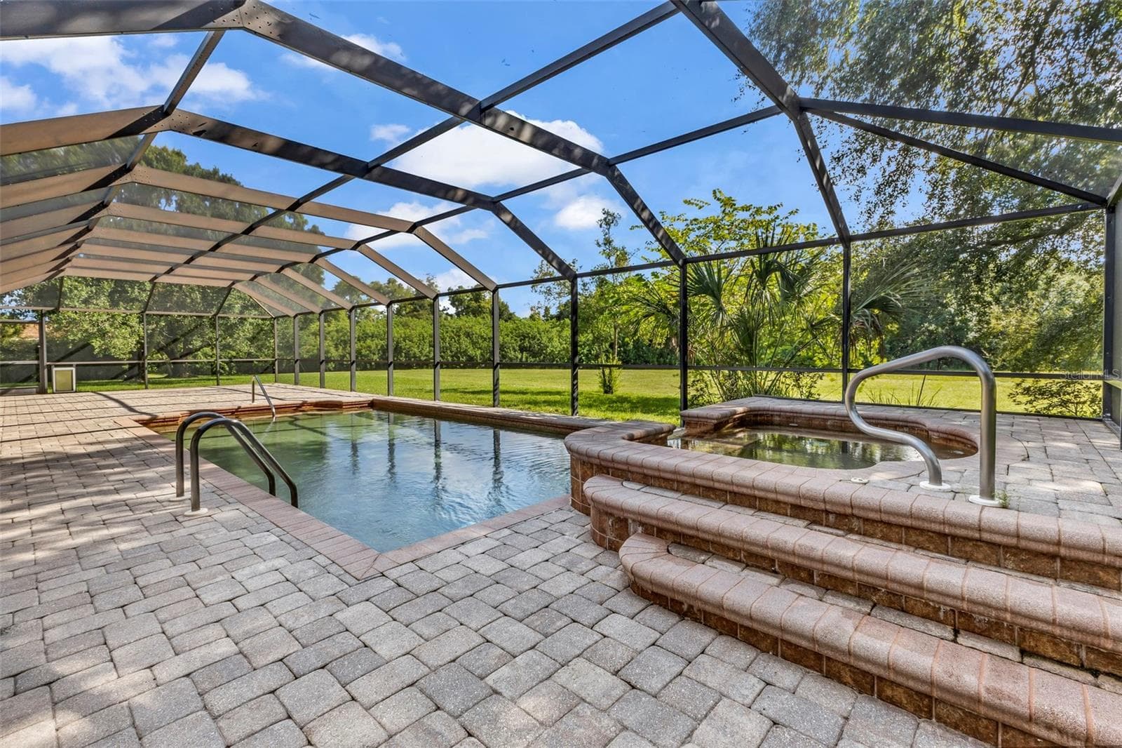 Single Family Residence at 26212 MADRAS CT, PUNTA GORDA, photo 4 of 61