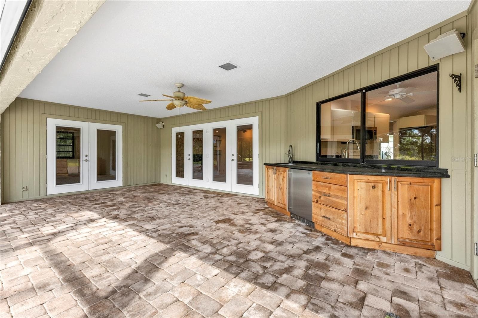 Outdoor kitchen area - 26212 MADRAS CT, PUNTA GORDA