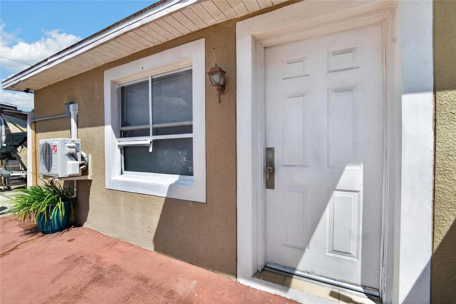 Entrance to attached 1 Bedroom Apartment - 1727 WAIKIKI WAY, TAMPA