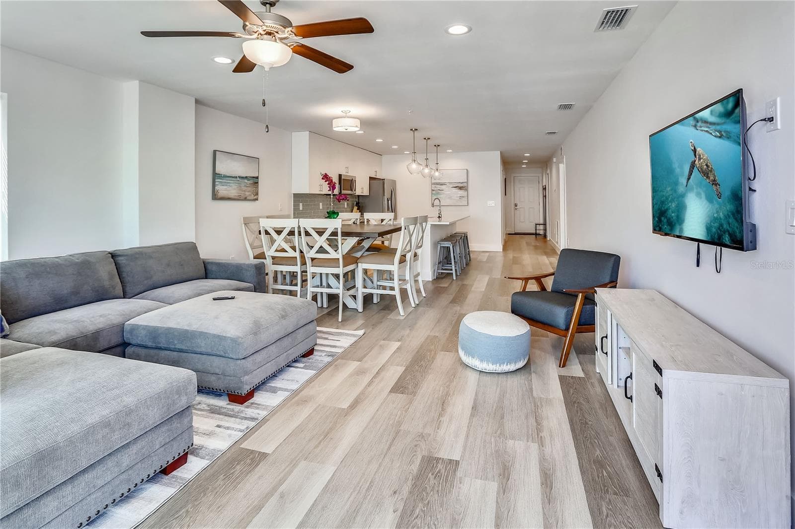 Condominium at 15305 1ST ST E #305, MADEIRA BEACH, photo 4 of 34