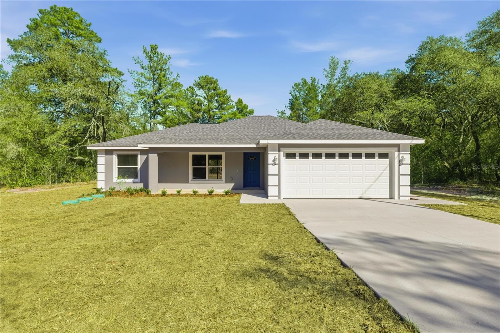 40 BAY DR