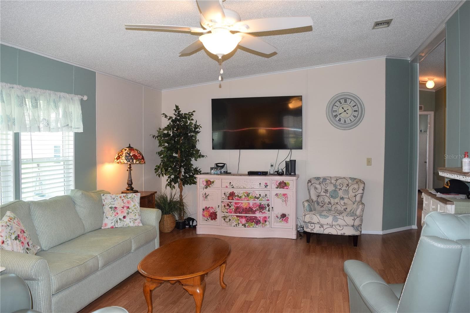 Manufactured Home at 37530 POCO AVE, ZEPHYRHILLS, photo 2 of 40
