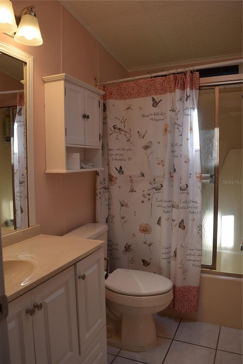 Manufactured Home at 37530 POCO AVE, ZEPHYRHILLS, photo 5 of 40
