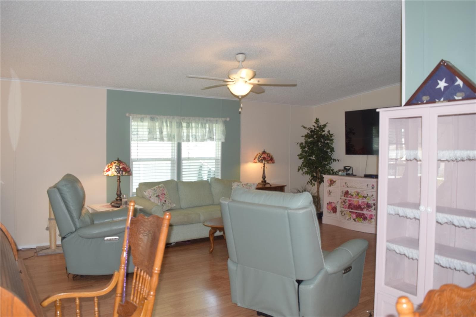 Manufactured Home at 37530 POCO AVE, ZEPHYRHILLS, photo 17 of 40