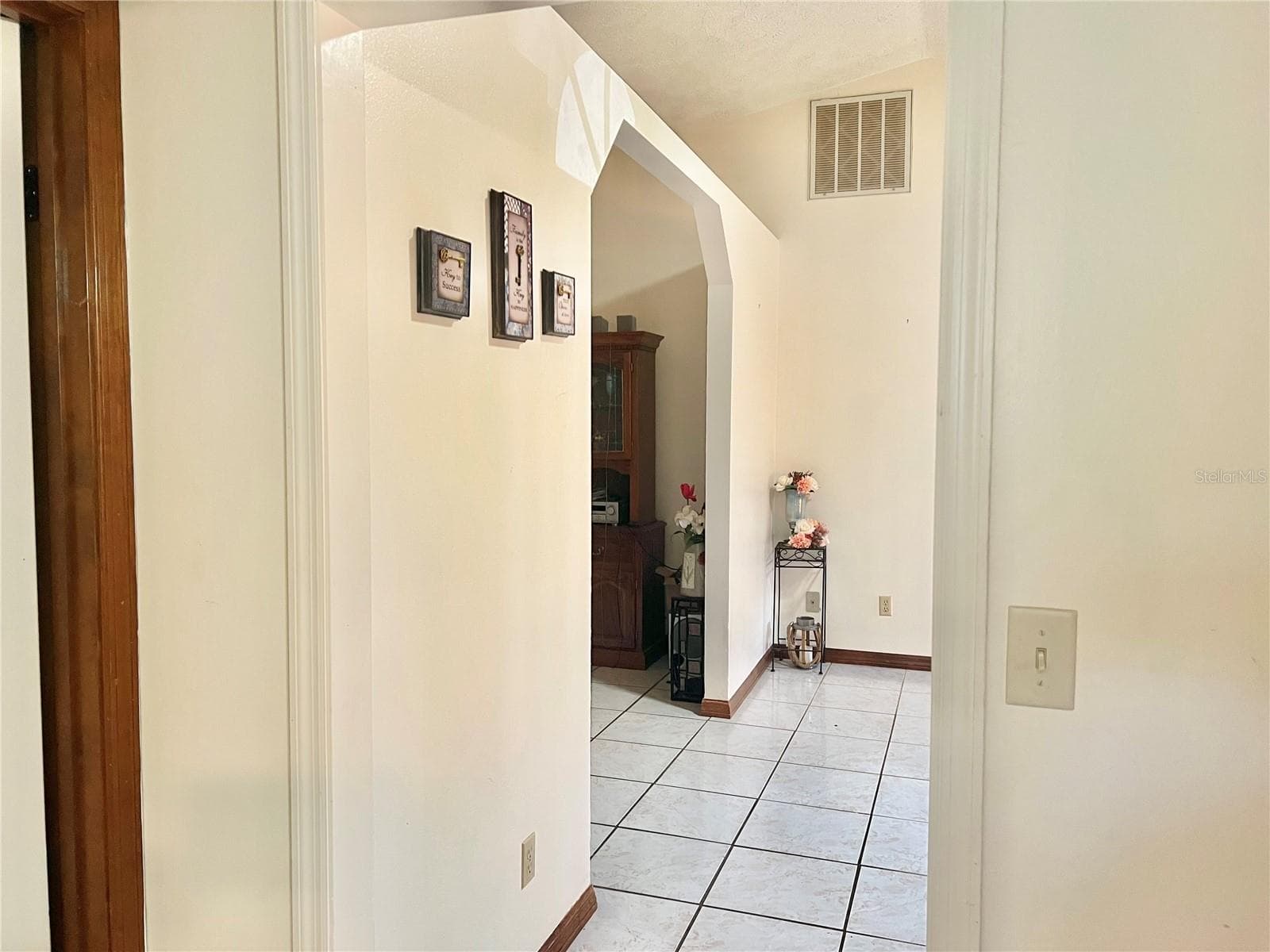 Single Family Residence at 16 OAK PASS LOOP, OCALA, photo 6 of 38