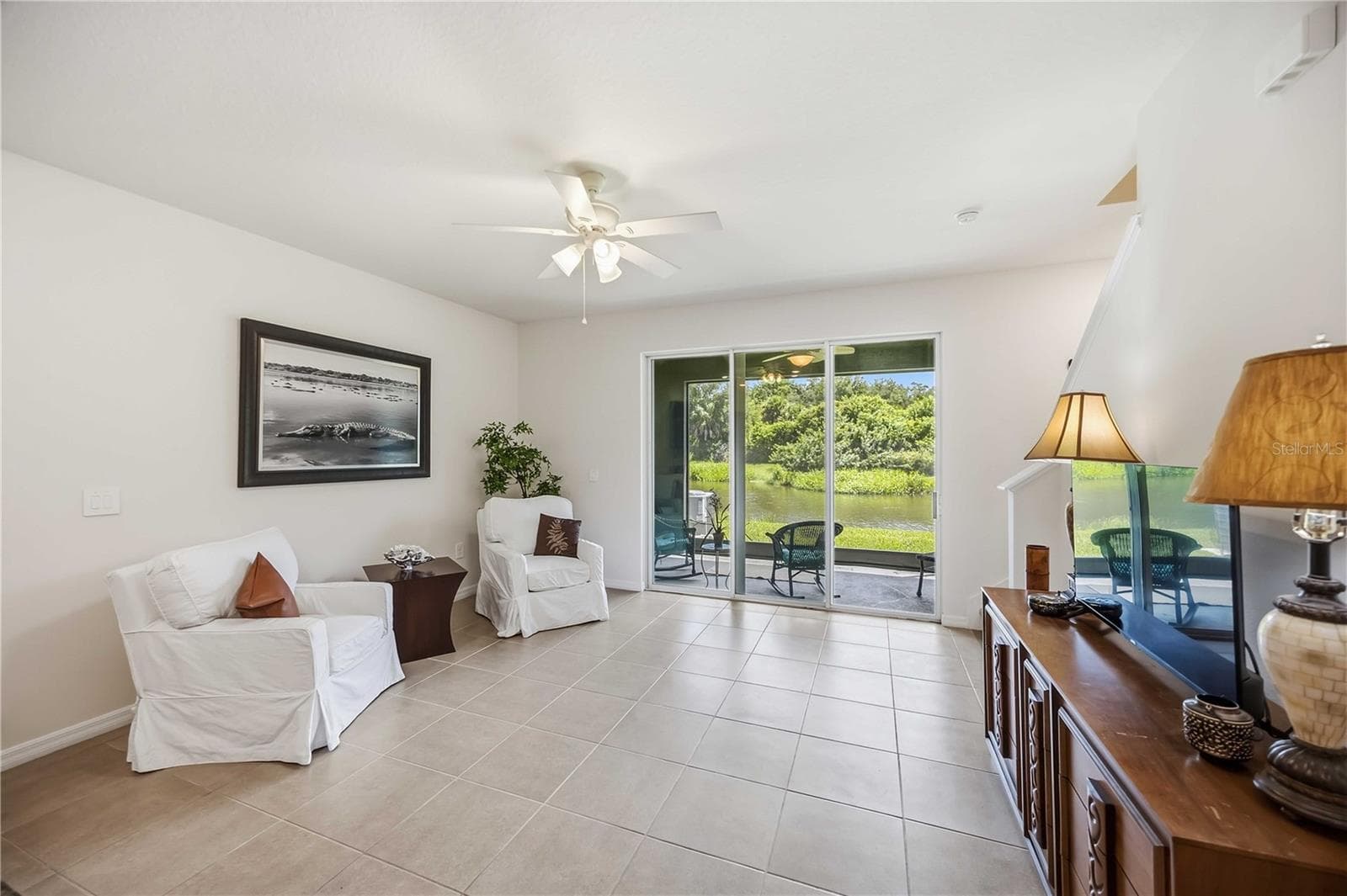 Townhouse at 8652 MILESTONE DR, SARASOTA, photo 4 of 34