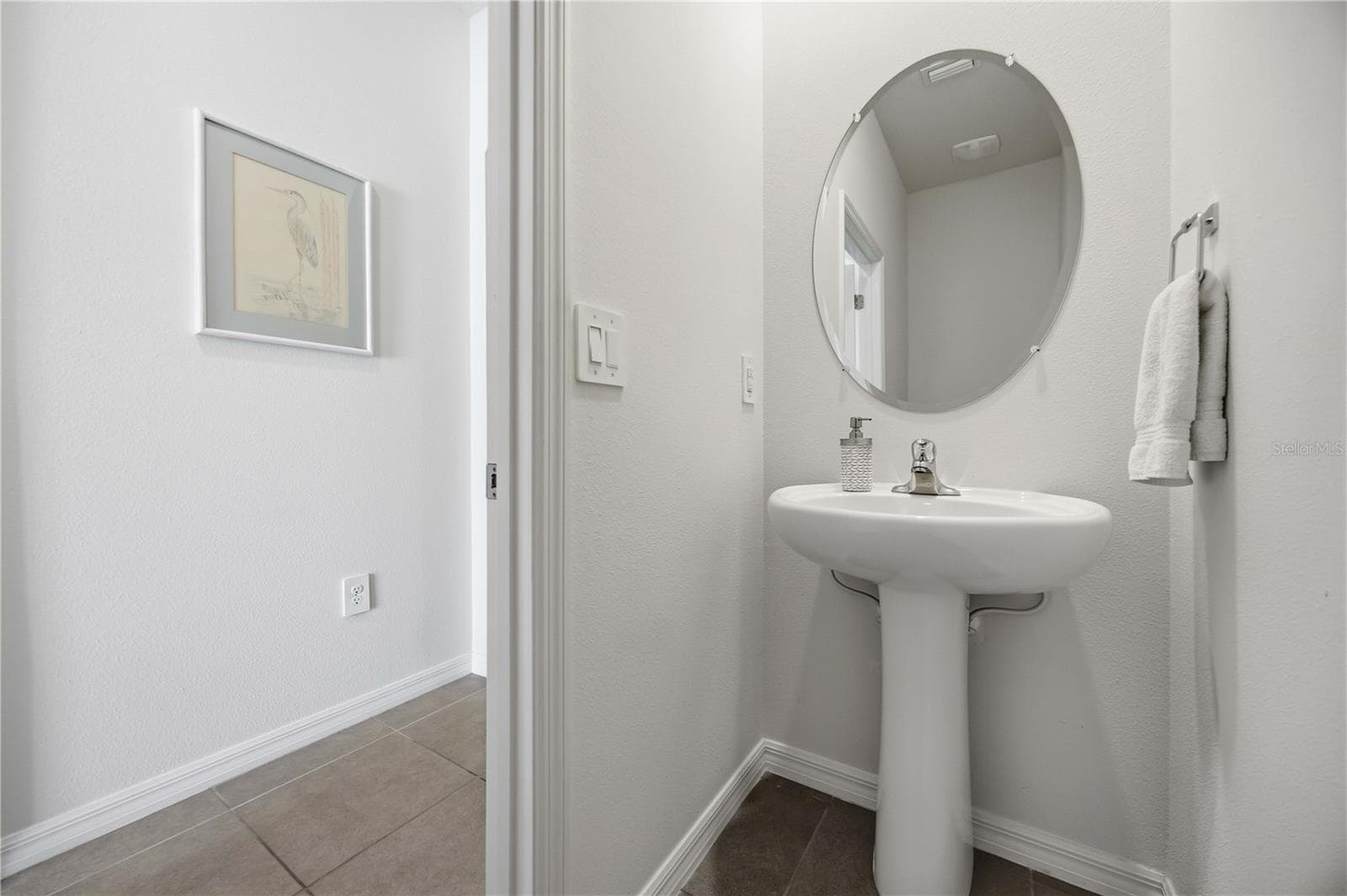Main floor powder room - 8652 MILESTONE DR, SARASOTA