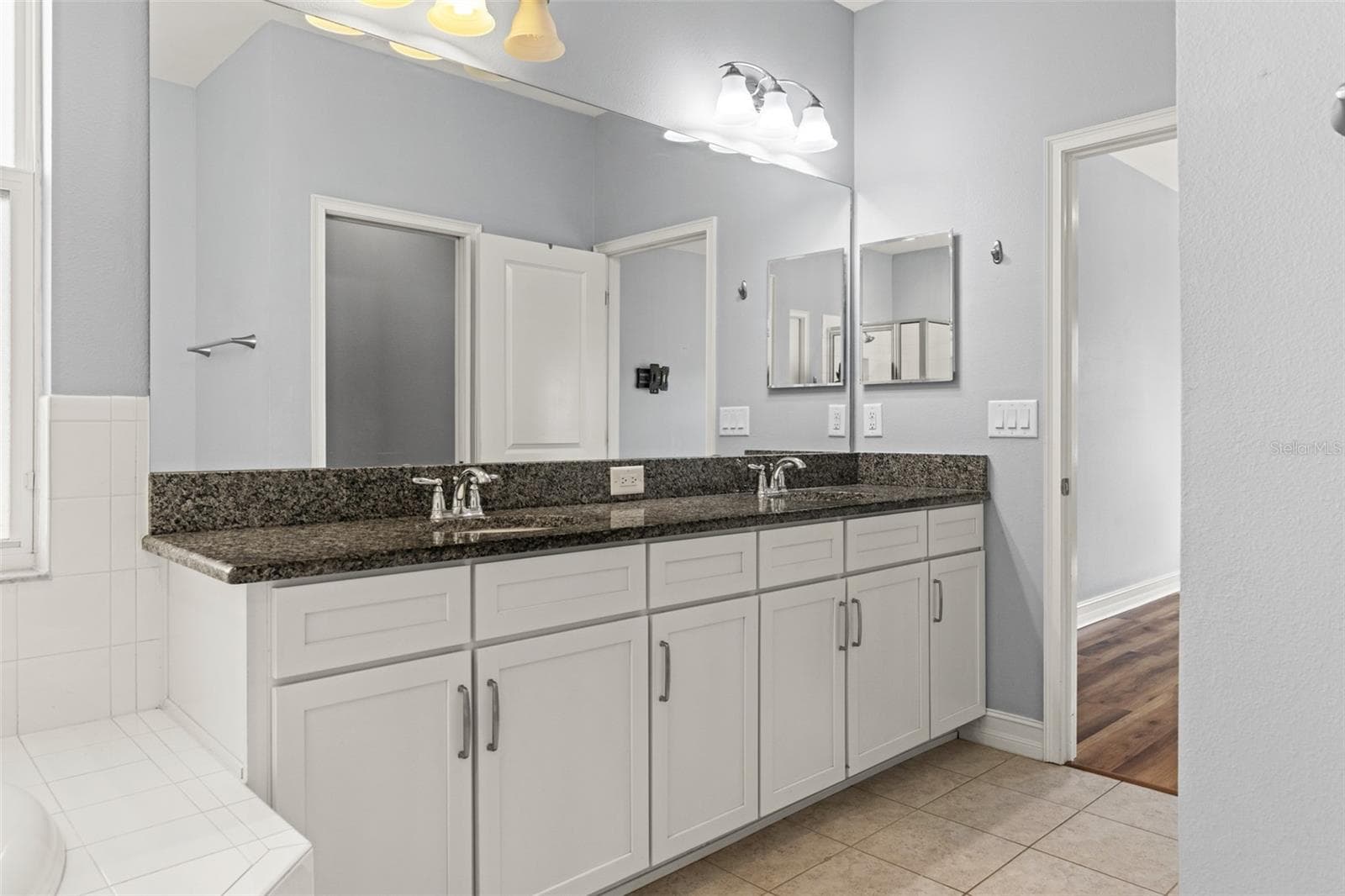 Single Family Residence at 16361 HYDE MANOR DR, TAMPA, photo 14 of 59