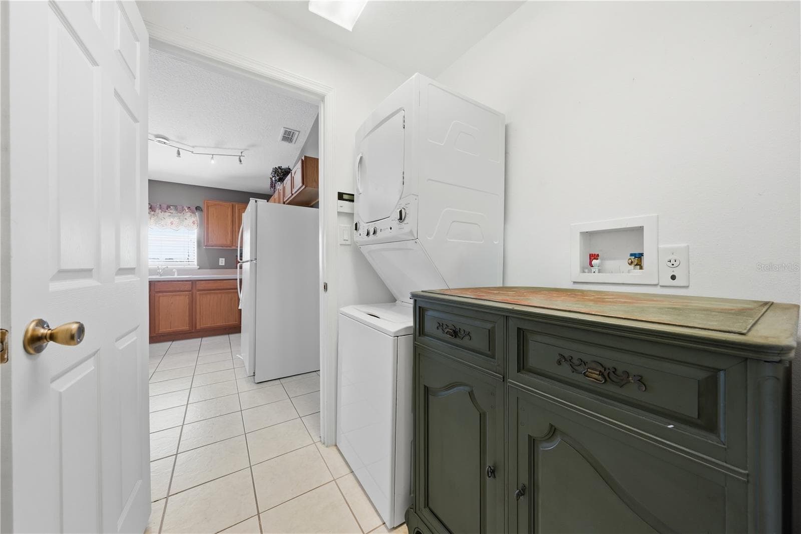 Single Family Residence at 1827 LAKE VILLA DR, TAVARES, photo 24 of 53