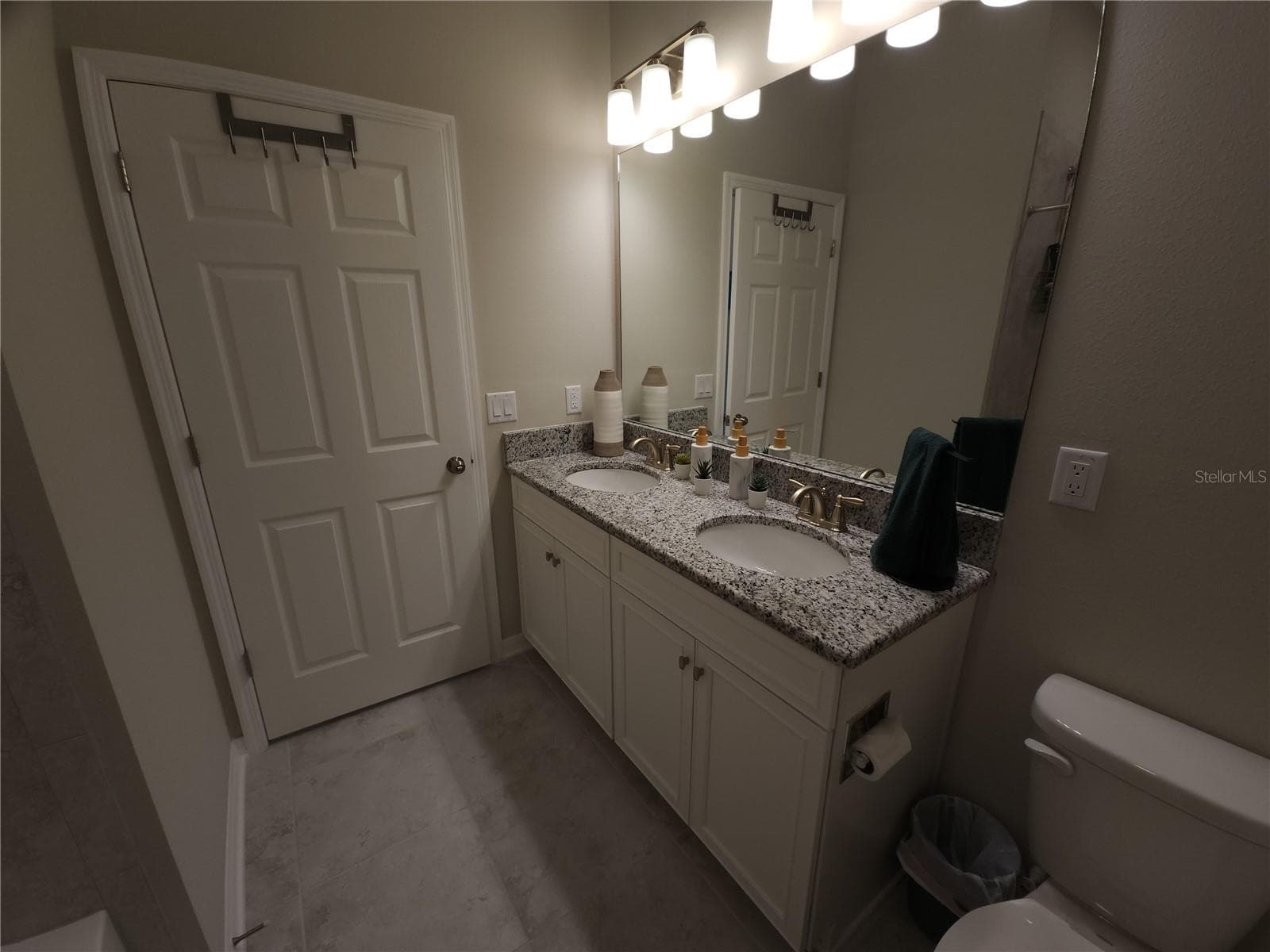 Single Family Residence at 9342 CRESCENT RAY DR, WESLEY CHAPEL, photo 13 of 54