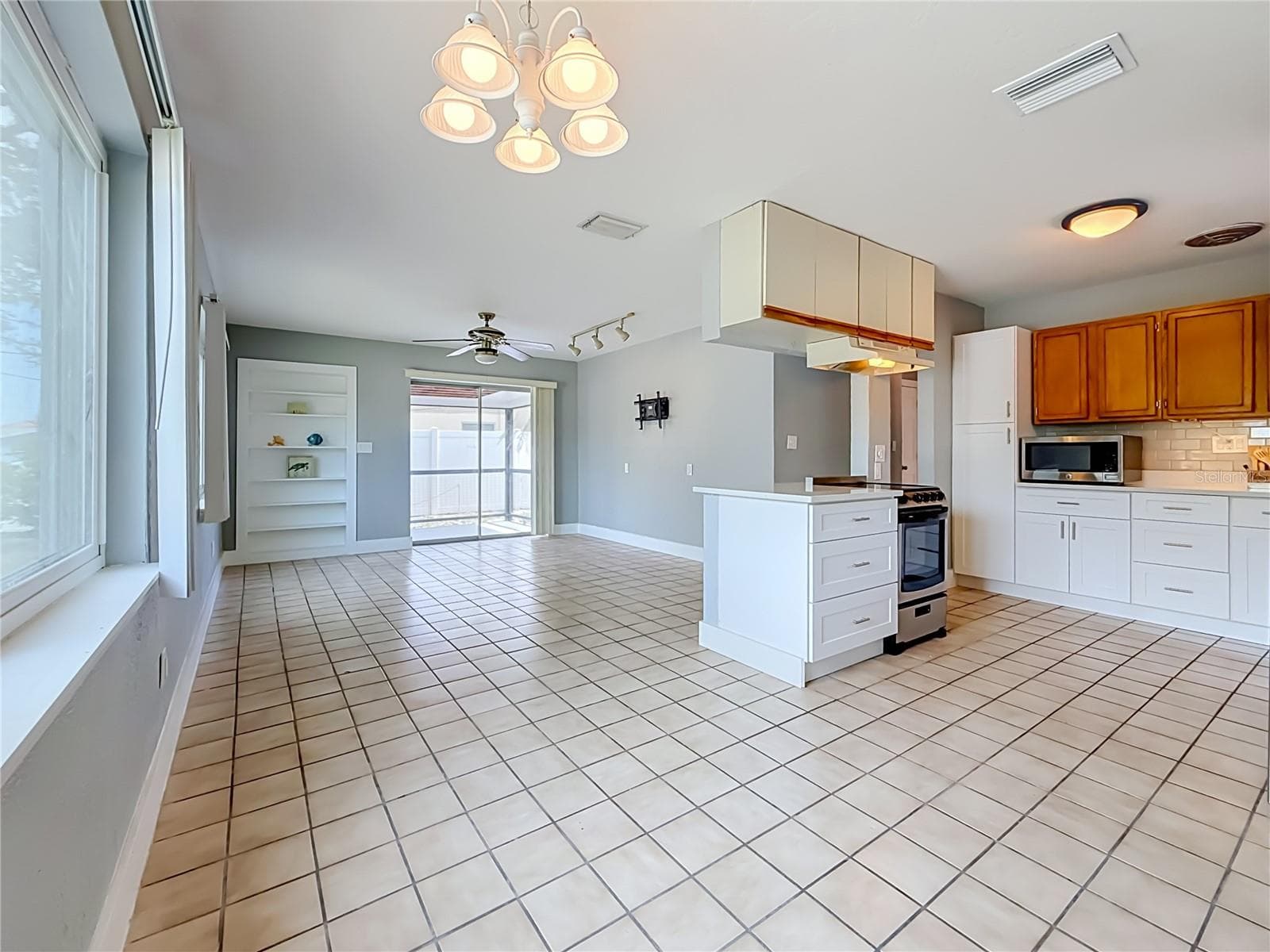 Single Family Residence at 355 39TH AVE, ST PETE BEACH, photo 8 of 65