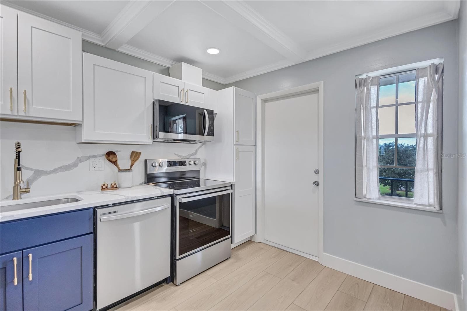 Condominium at 7461 W COUNTRY CLUB DR N #408, SARASOTA, photo 21 of 73