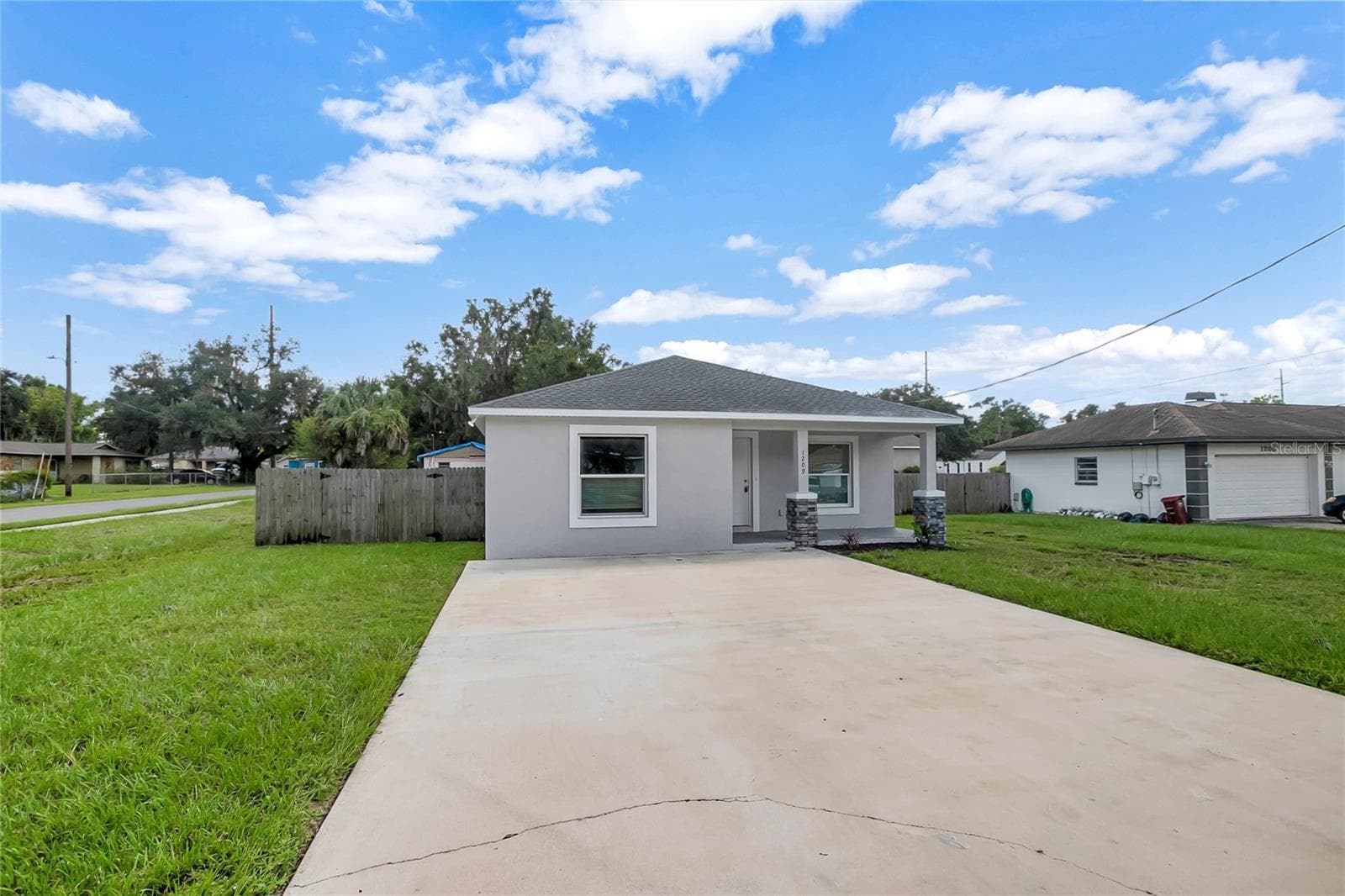 Single Family Residence at 1209 E OHIO ST, PLANT CITY, photo 2 of 35