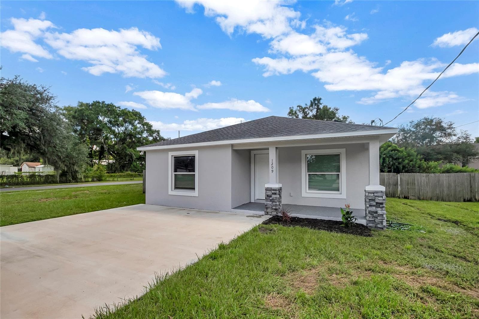 Single Family Residence at 1209 E OHIO ST, PLANT CITY, photo 3 of 35