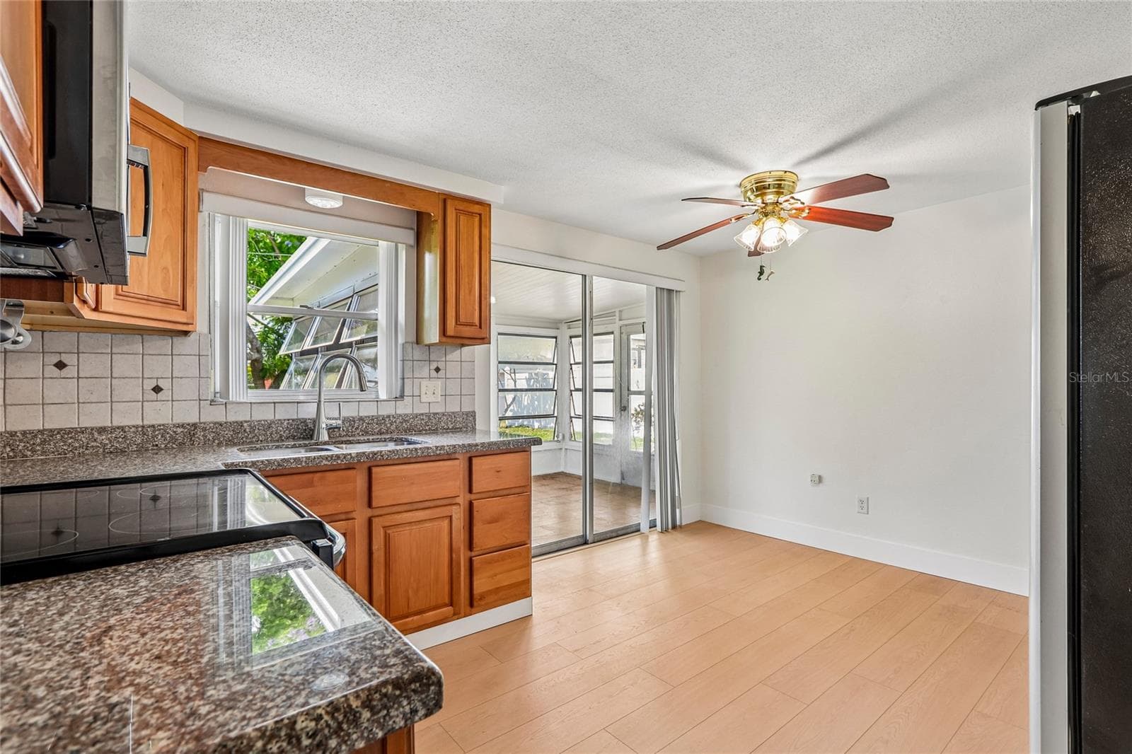 Single Family Residence at 1535 SENTINEL ST, HOLIDAY, photo 13 of 32