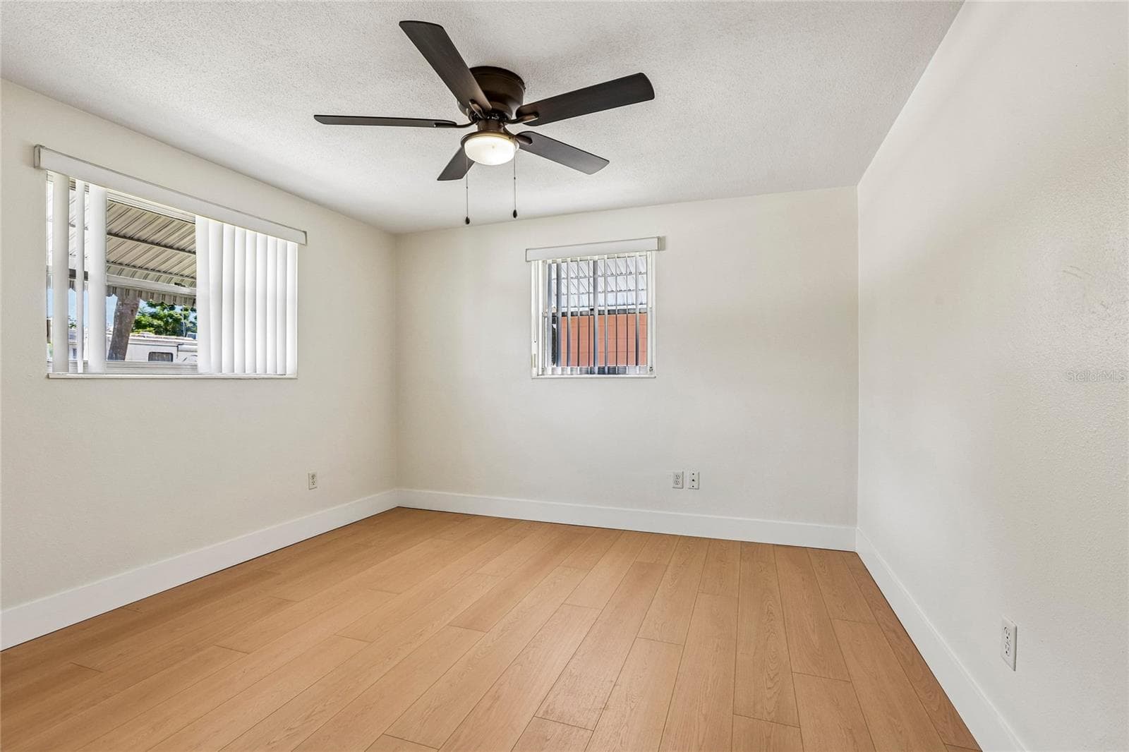Single Family Residence at 1535 SENTINEL ST, HOLIDAY, photo 16 of 32