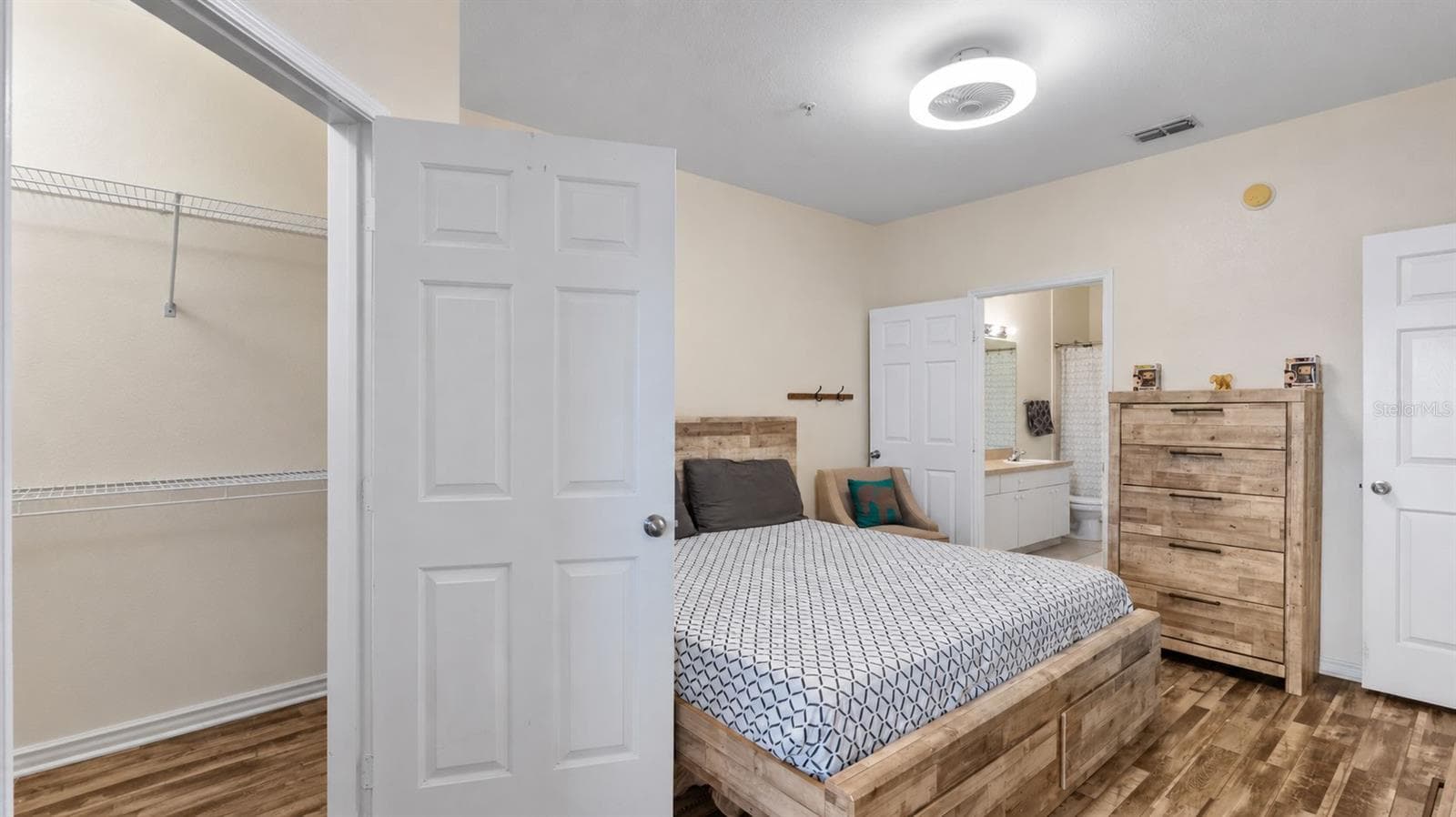 Condominium at 4333 BAYSIDE VILLAGE DR #320, TAMPA, photo 38 of 50