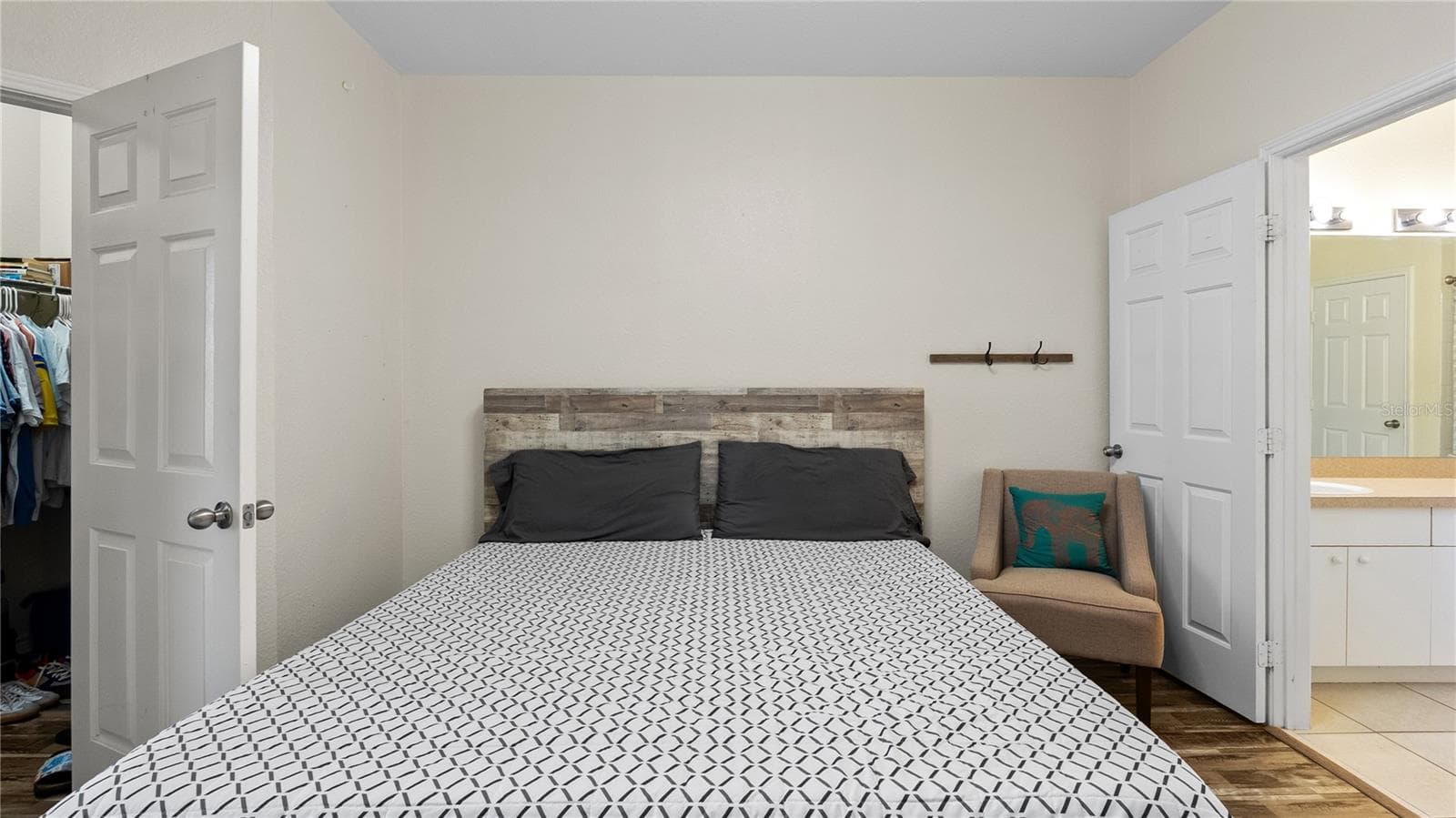 Condominium at 4333 BAYSIDE VILLAGE DR #320, TAMPA, photo 39 of 50