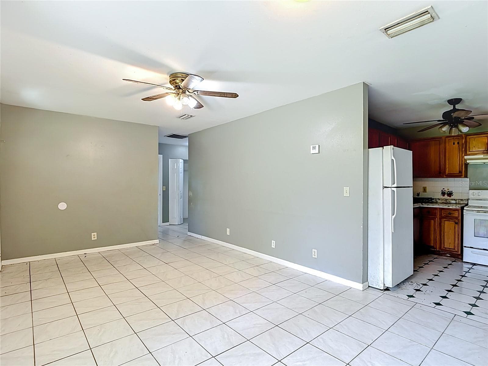 Single Family Residence at 8410 N SEMMES ST, TAMPA, photo 4 of 25