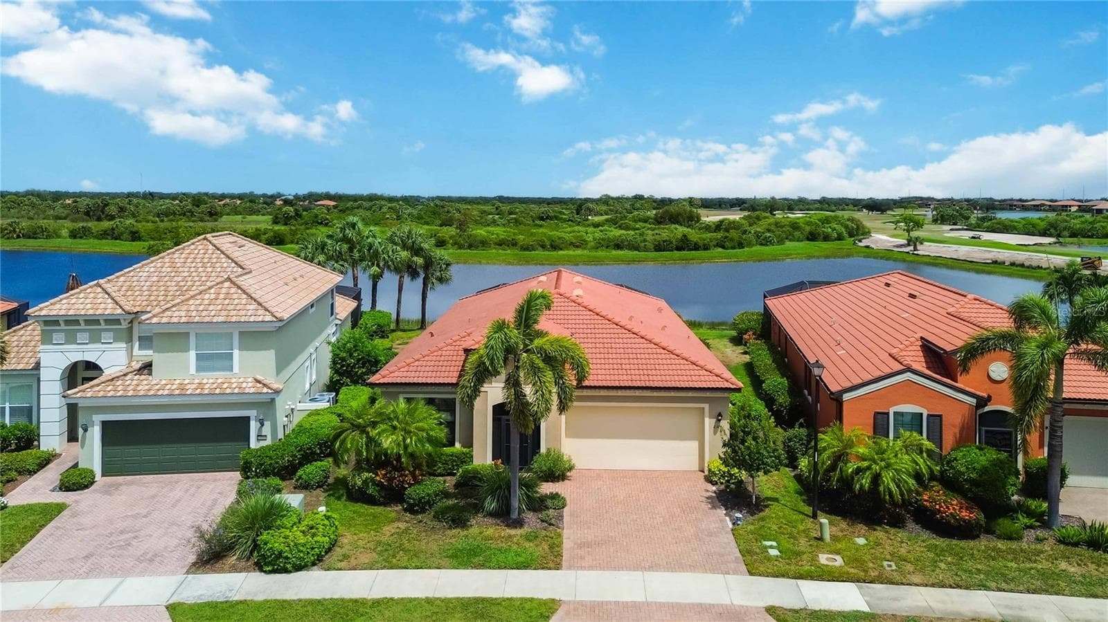 Single Family Residence at 23781 WAVERLY CIR, VENICE, photo 52 of 97
