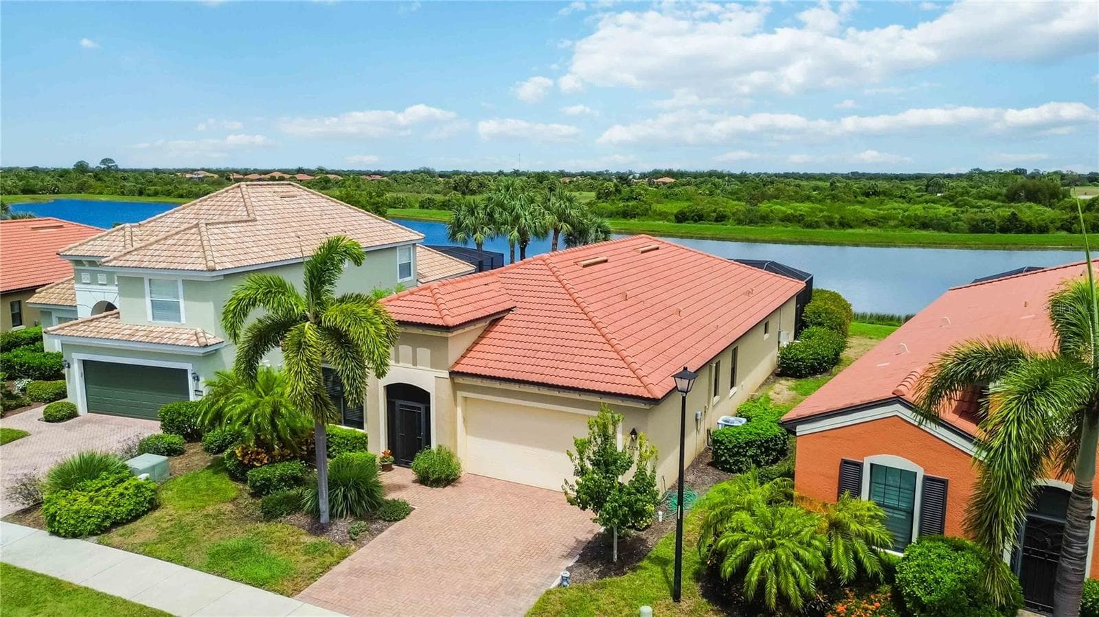 Single Family Residence at 23781 WAVERLY CIR, VENICE, photo 65 of 97