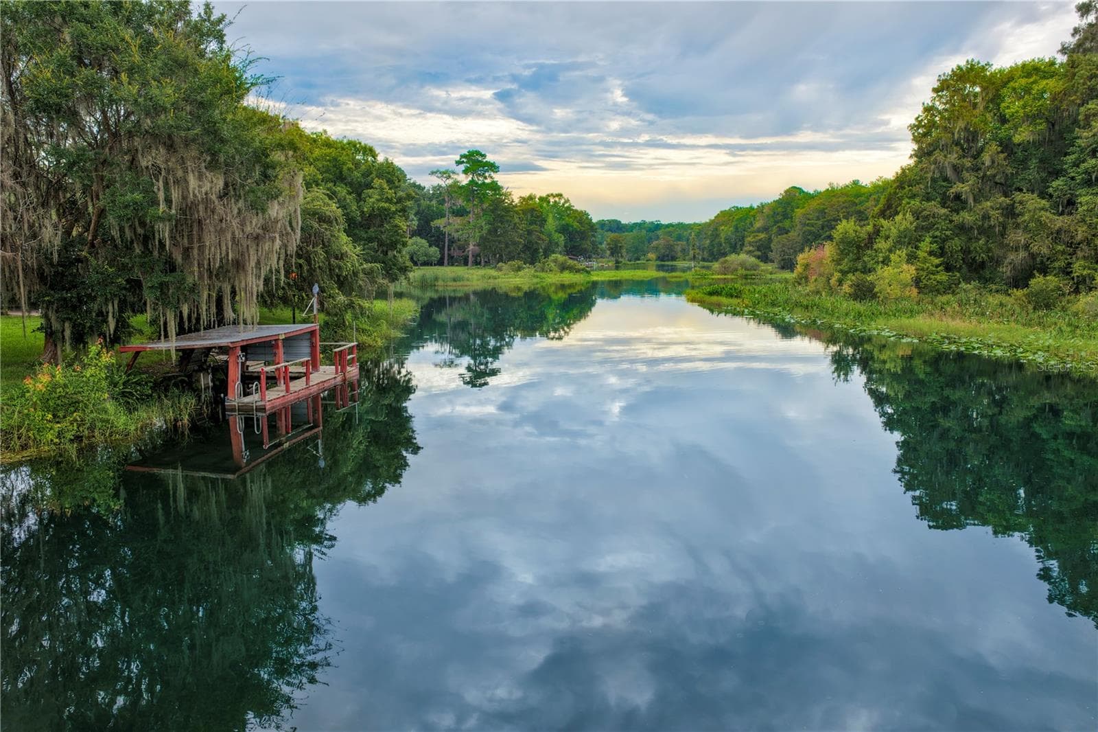 The doak and the Rainbow River - 12180 MAPLE ST, DUNNELLON