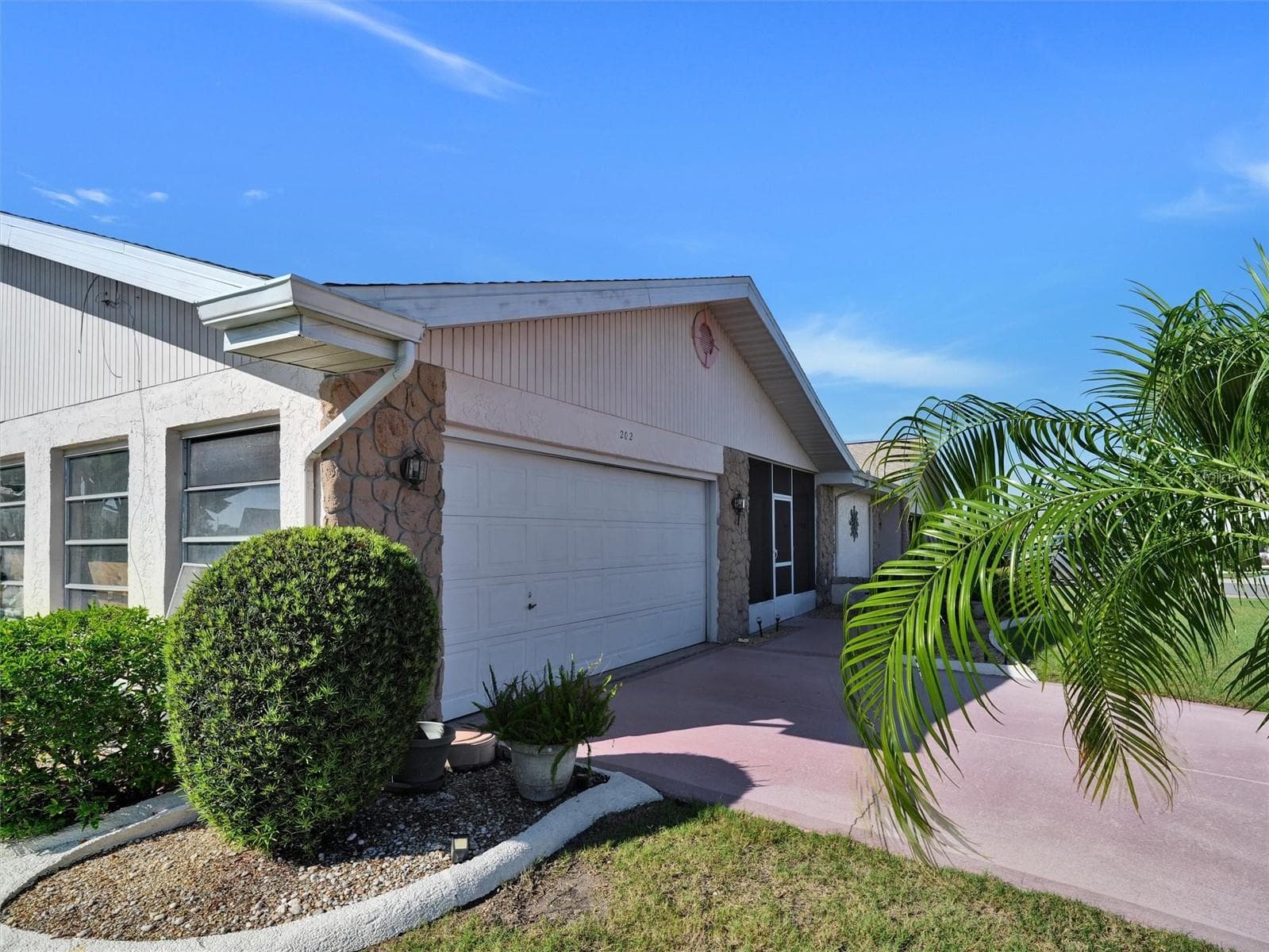 Single Family Residence at 202 CACTUSFLOWER LN, SUN CITY CENTER, photo 3 of 43