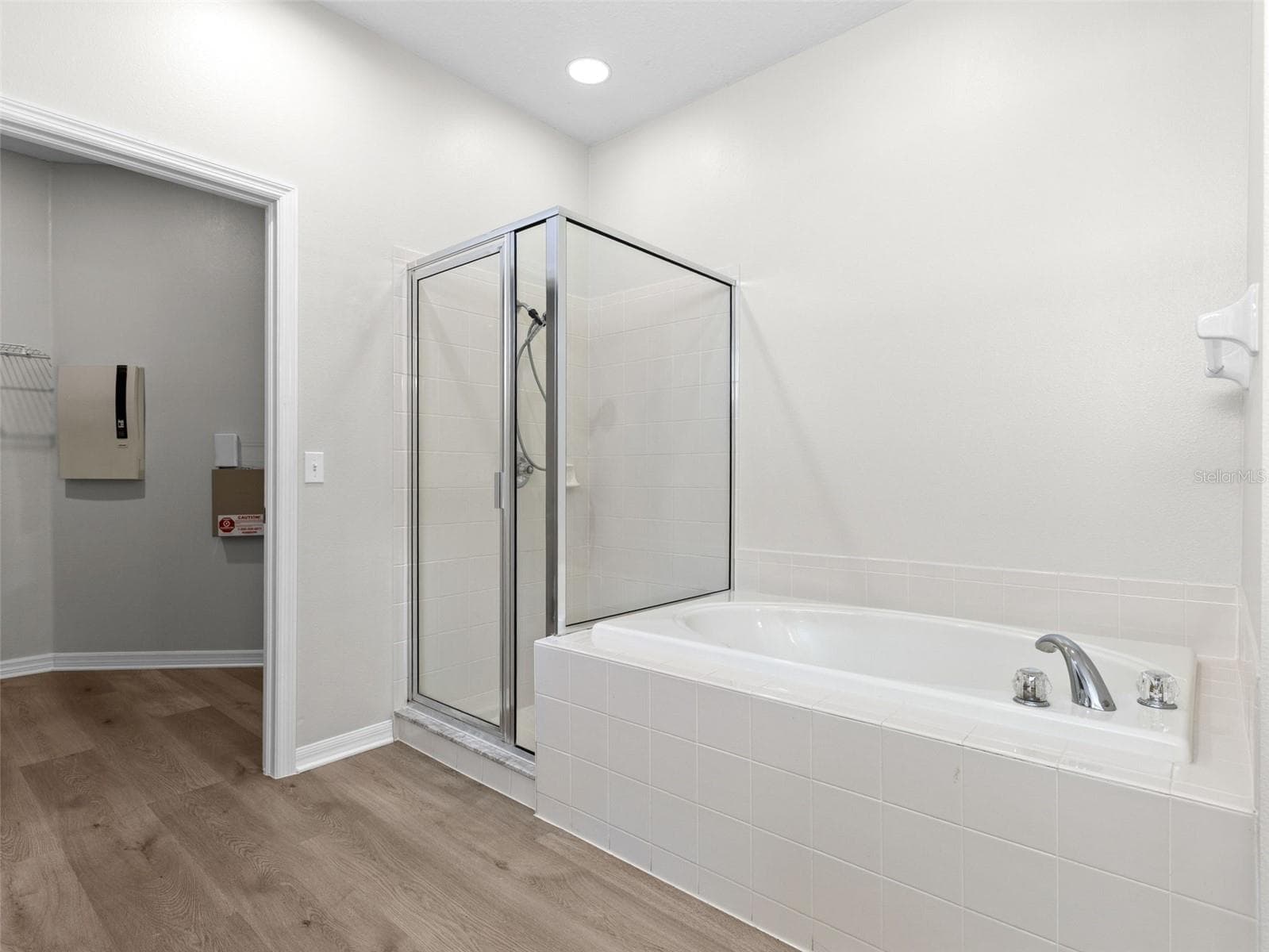 Garden tub and shower - 17912 HAVENVIEW LN, LUTZ