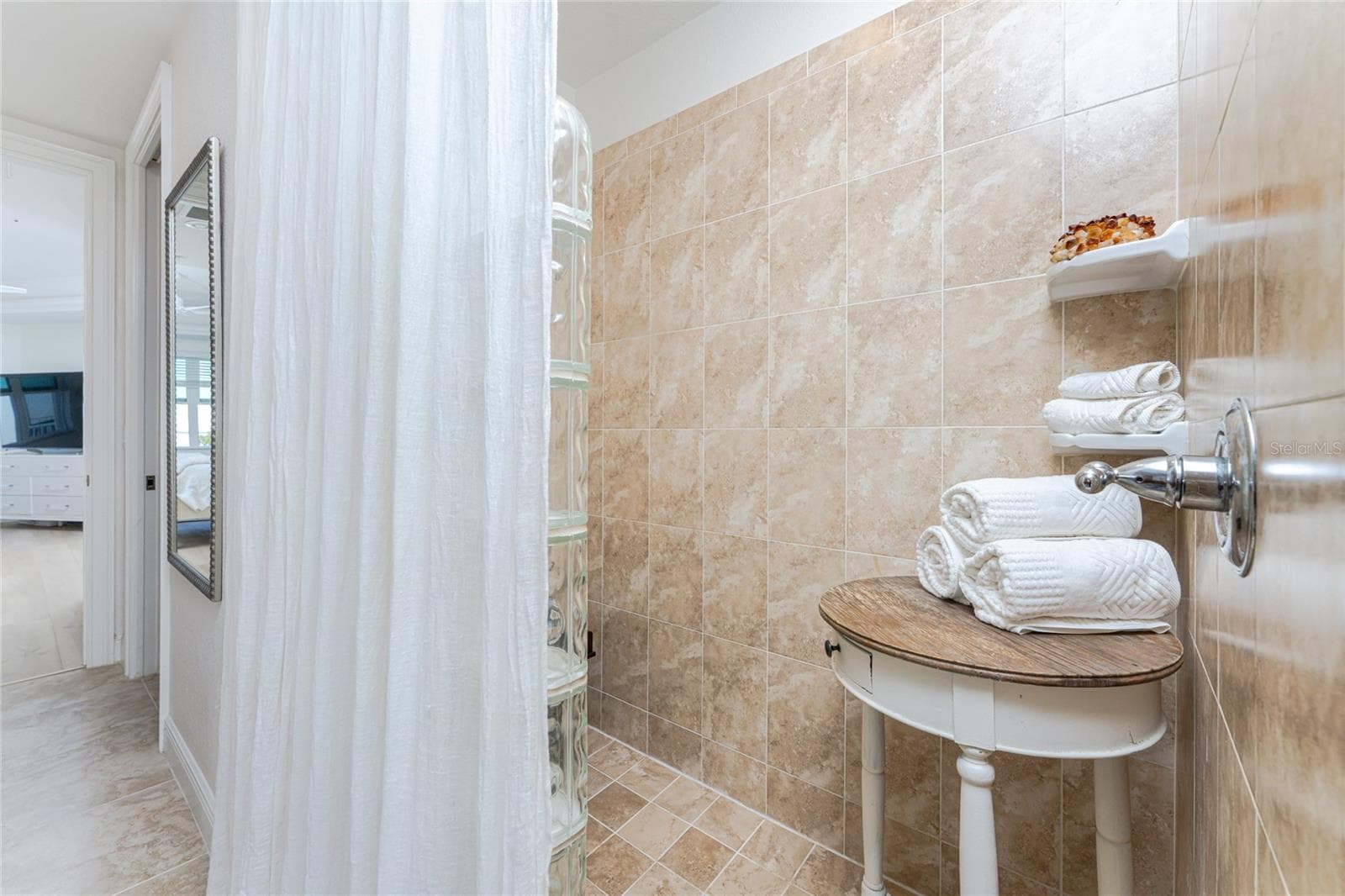 Spacious roman walk in shower - 95 N MARION CT #135, PUNTA GORDA
