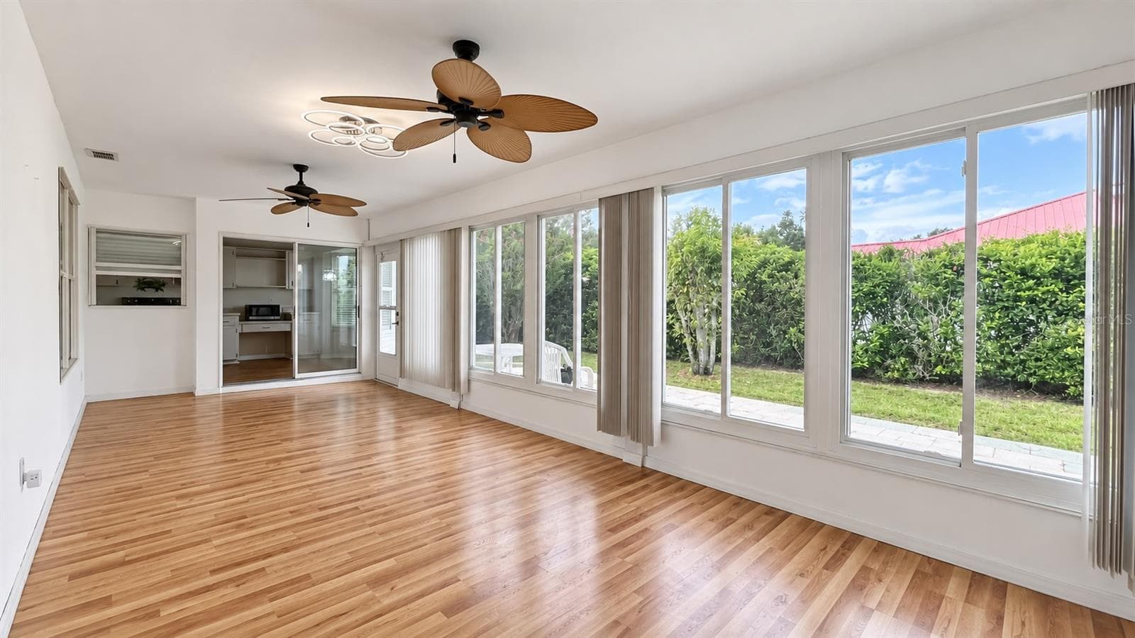 400 sq ft enclosed, air-conditioned lanai. - 6501 SW 84TH PLACE RD, OCALA