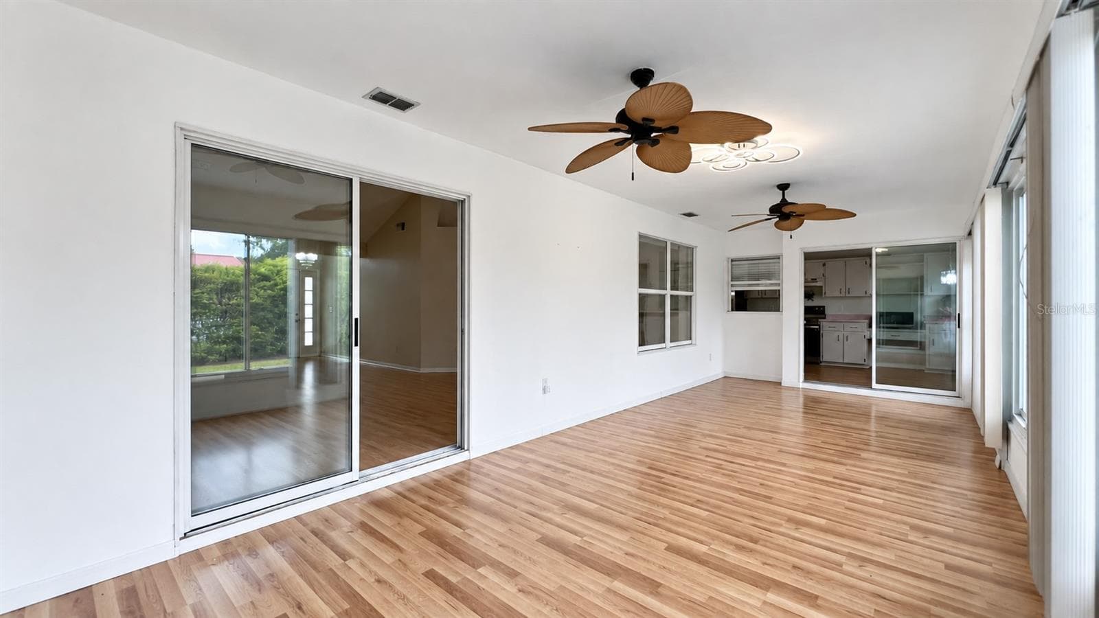 400 sq ft enclosed, air-conditioned lanai. - 6501 SW 84TH PLACE RD, OCALA