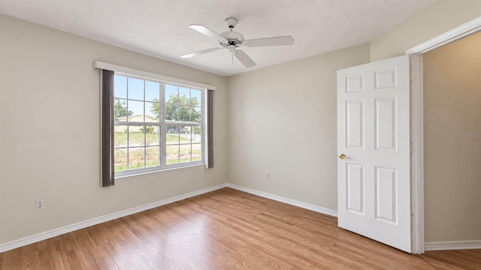 2 of 3 total bedrooms unstaged. - 6501 SW 84TH PLACE RD, OCALA